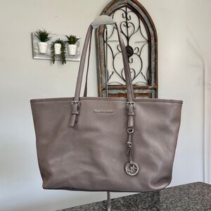 Michael Kors large taupe Pebbled Leather Tote in Taupe